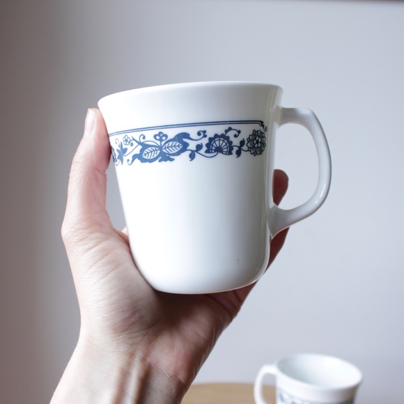 | MOVING SALE | • the vtg Corningware mugs - Picture 6 of 6